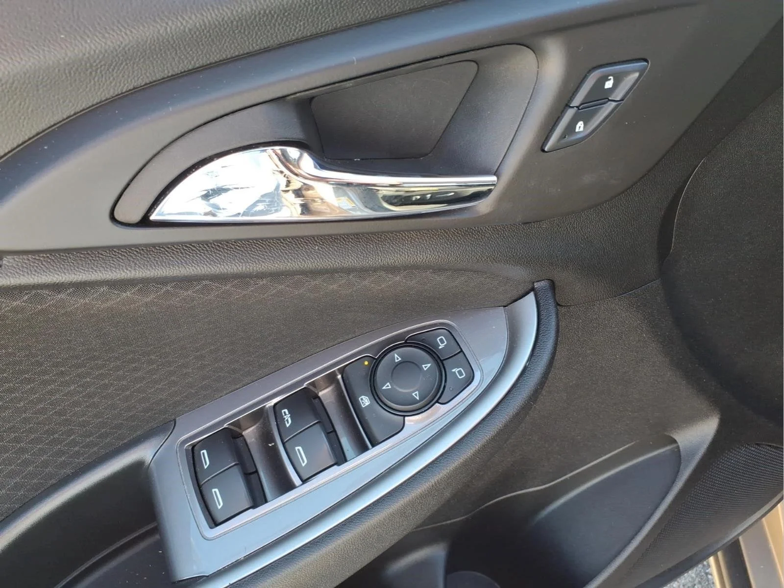 Used 2024 Mineral Gray Metallic Chevrolet LT 1LT image 14