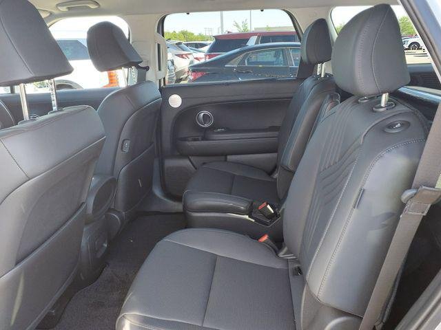 New 2026 Silver Metallic Hyundai SEL image 10