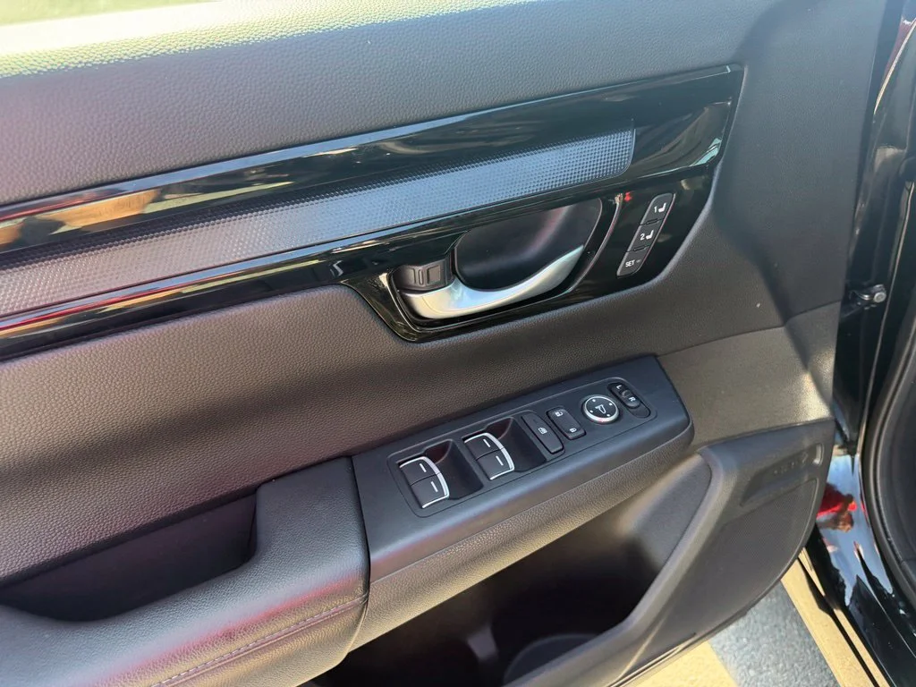 Used 2023 Black Honda EX-L image 14