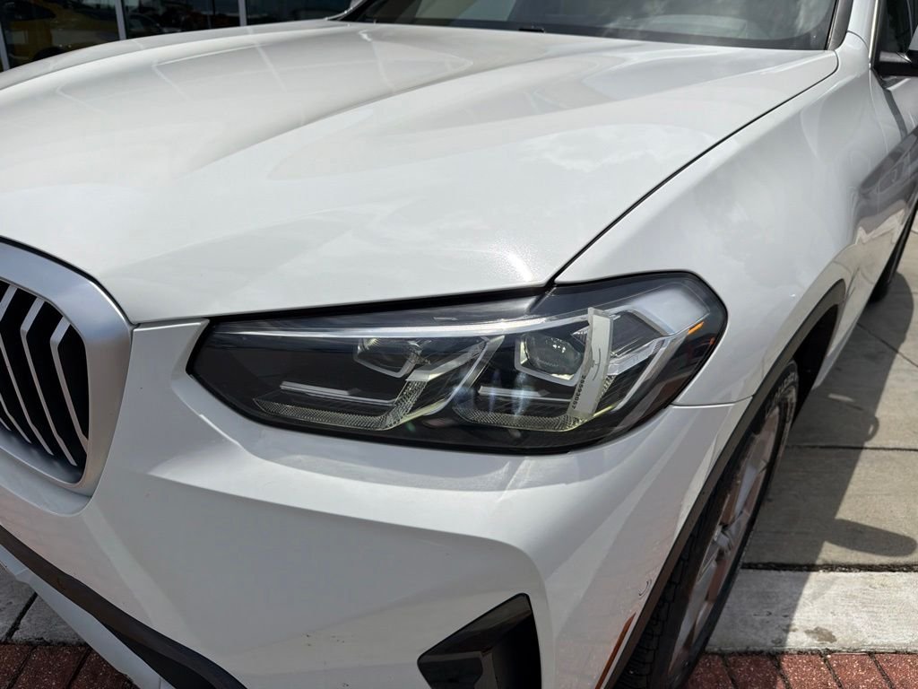 Used 2023 White BMW sDrive30i image 12