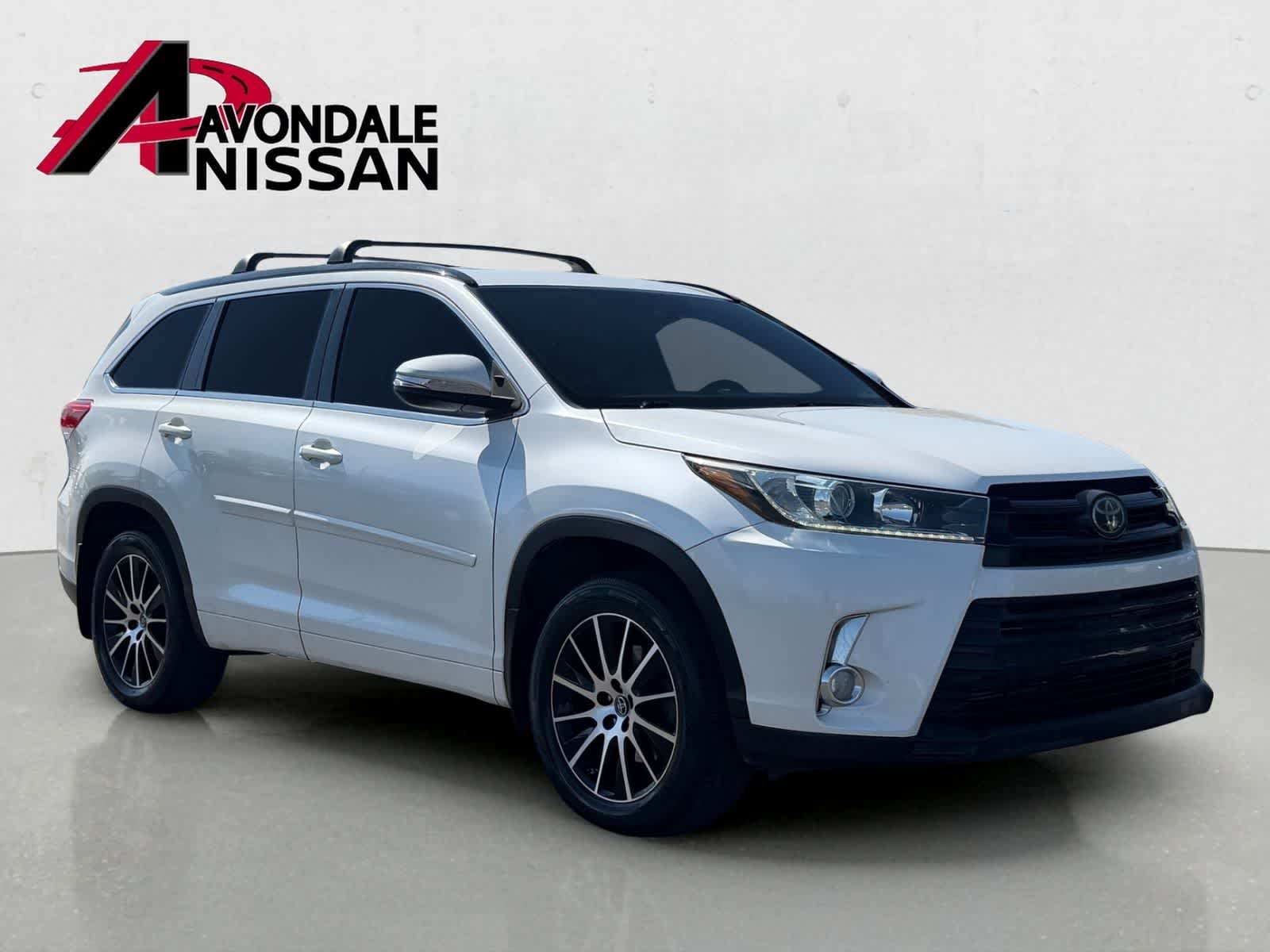 Used 2018 Blizzard Pearl Toyota SE image 8