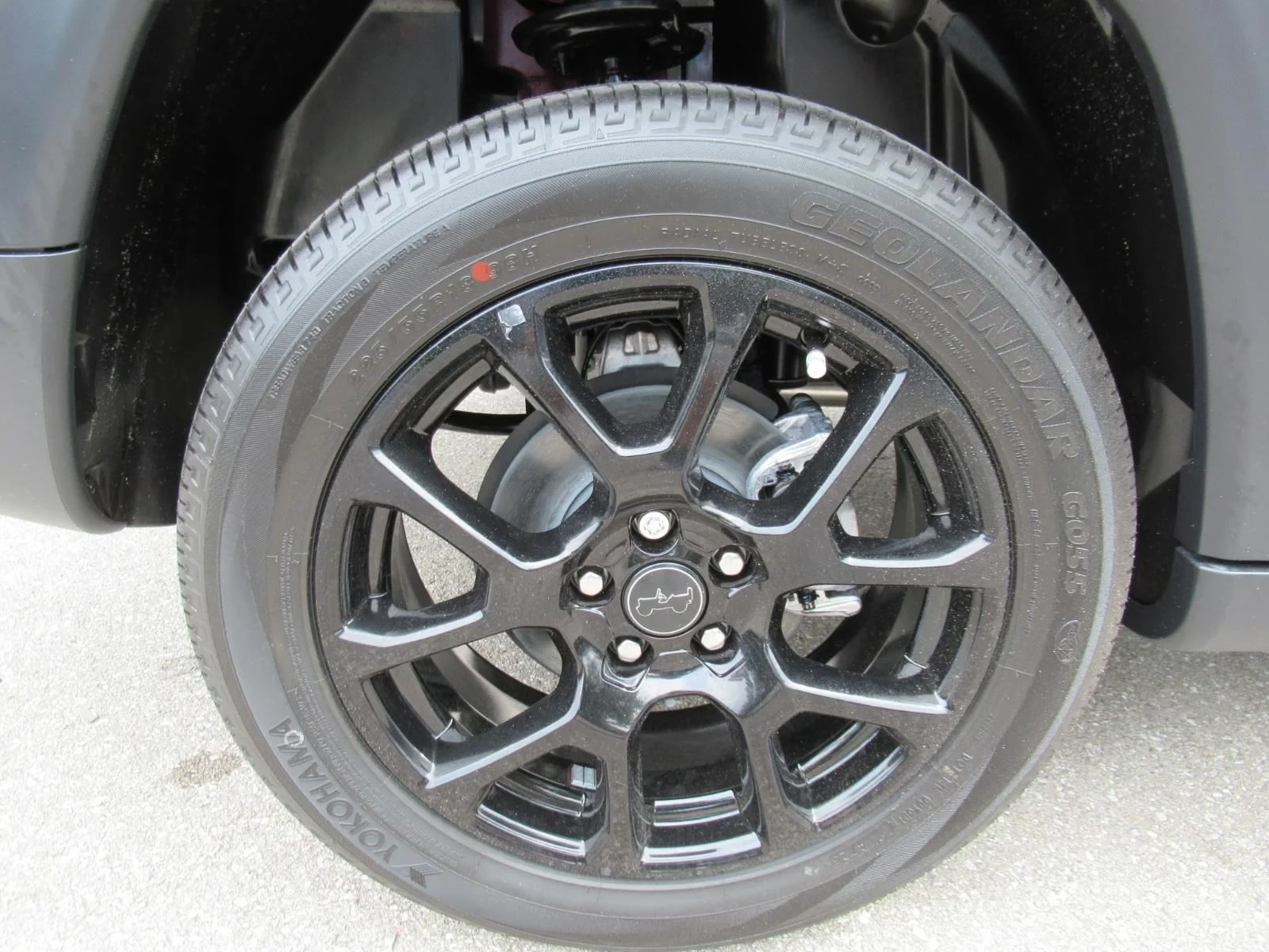 New 2026 Red Hot Pearl-Coat Exterior Paint Jeep Latitude Altitude image 8