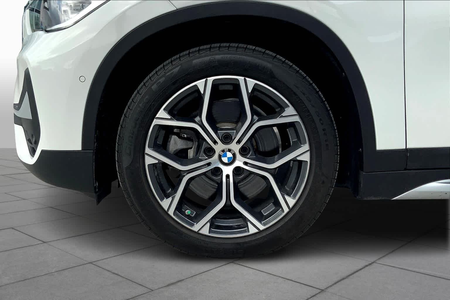 Used 2021 Alpine White BMW xDrive28i image 10
