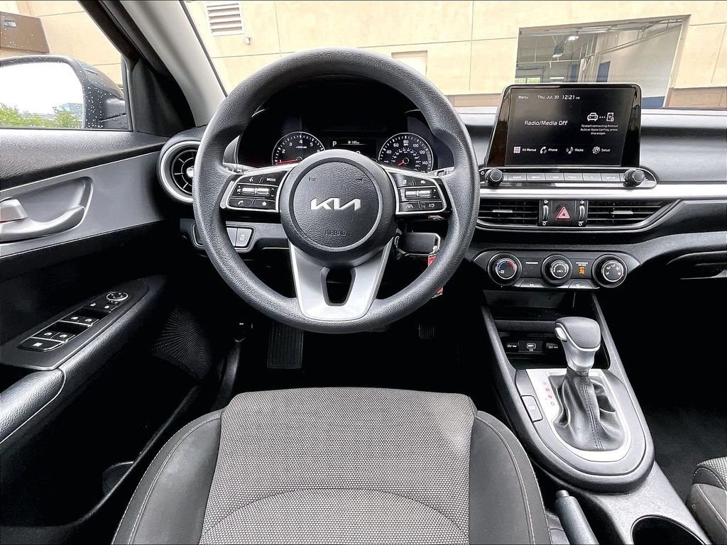 Used 2023 Gray Kia LXS image 17