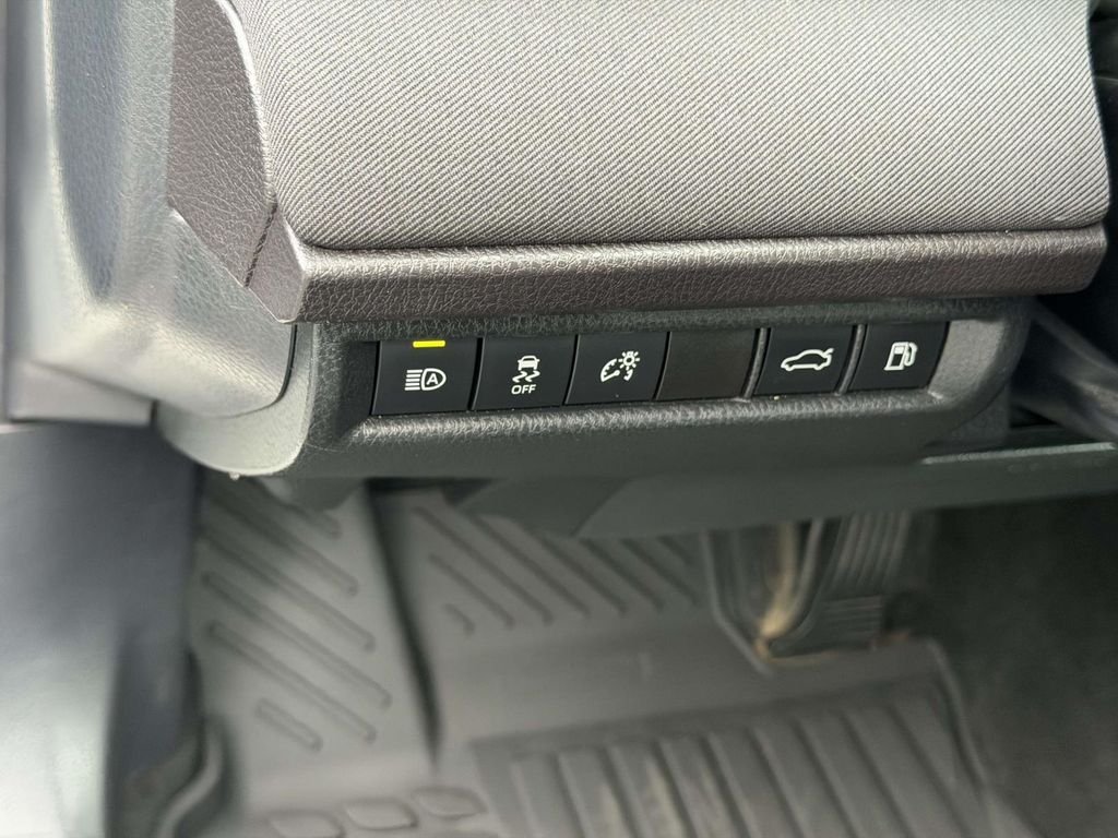 Used 2025 White Toyota LE image 19