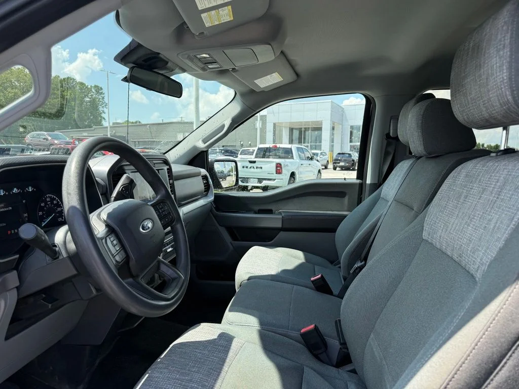 Used 2023 Blue Ford XLT image 4