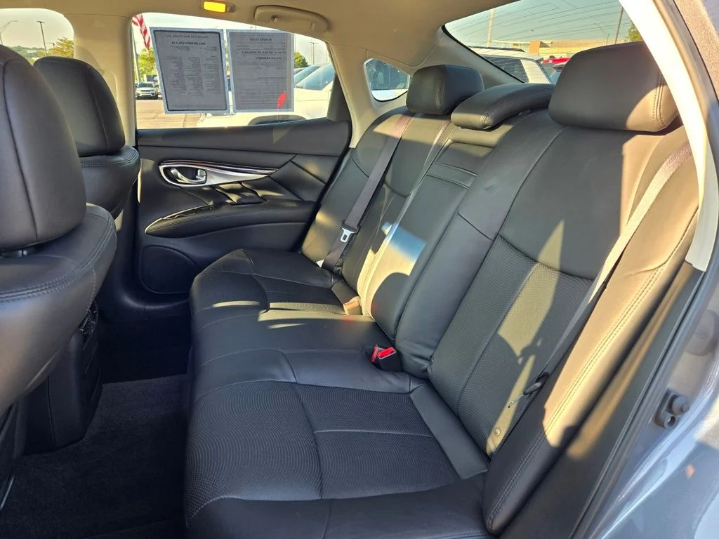 Used 2016 Gray INFINITI 3.7X image 27