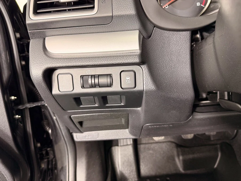 Used 2017 Black Subaru 2.0i image 21