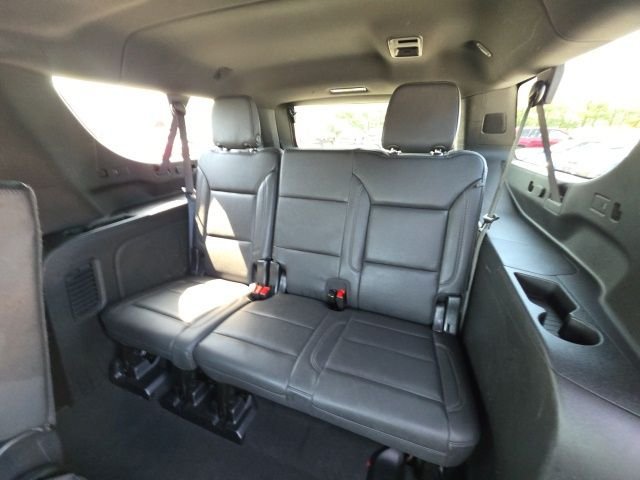 Used 2025 Gray Chevrolet Z71 image 30