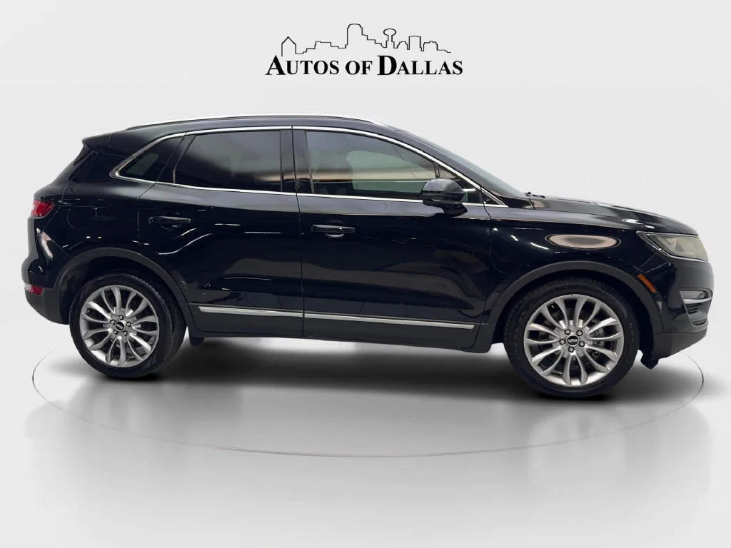 Used 2017 Black Lincoln Reserve image 11