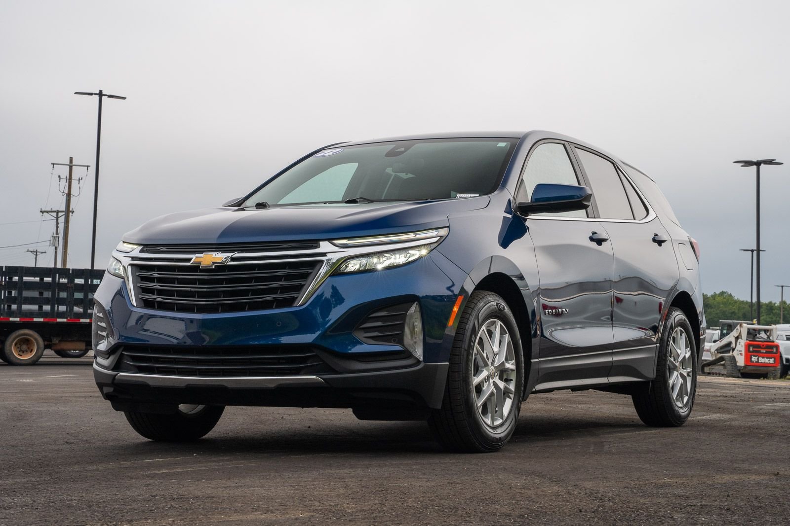 Used 2022 Blue Chevrolet LT image 3