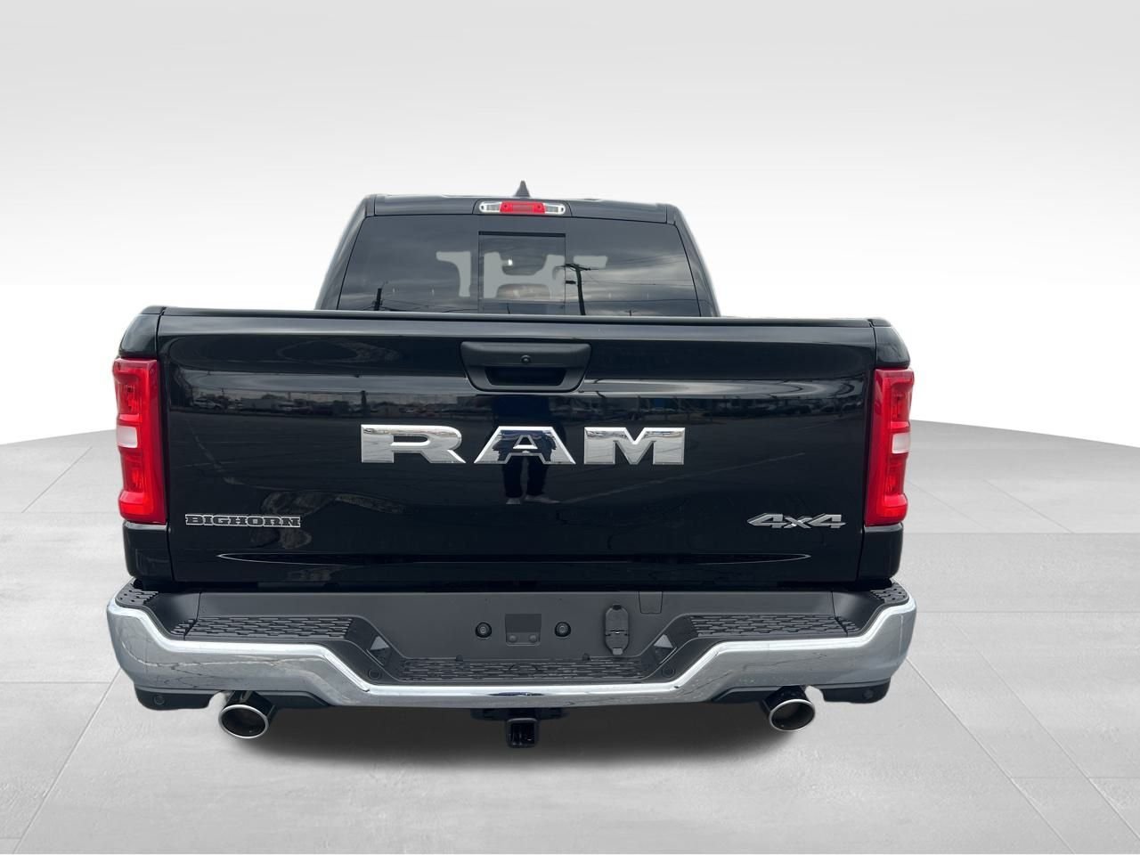 New 2026 Diamond Black Crystal Pearl-Coat Exterior Paint RAM Big Horn/Lone Star image 4