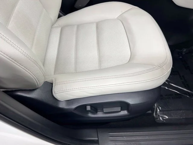Used 2020 White Mazda Grand Touring image 24