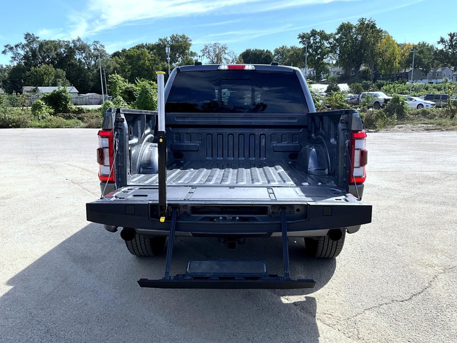 Used 2023 Gray Ford Lariat image 9