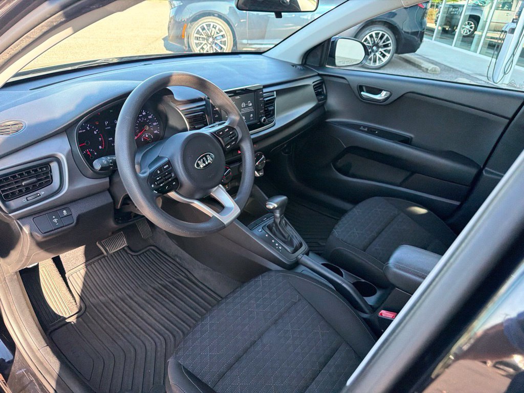 Used 2019 Black Kia S image 17