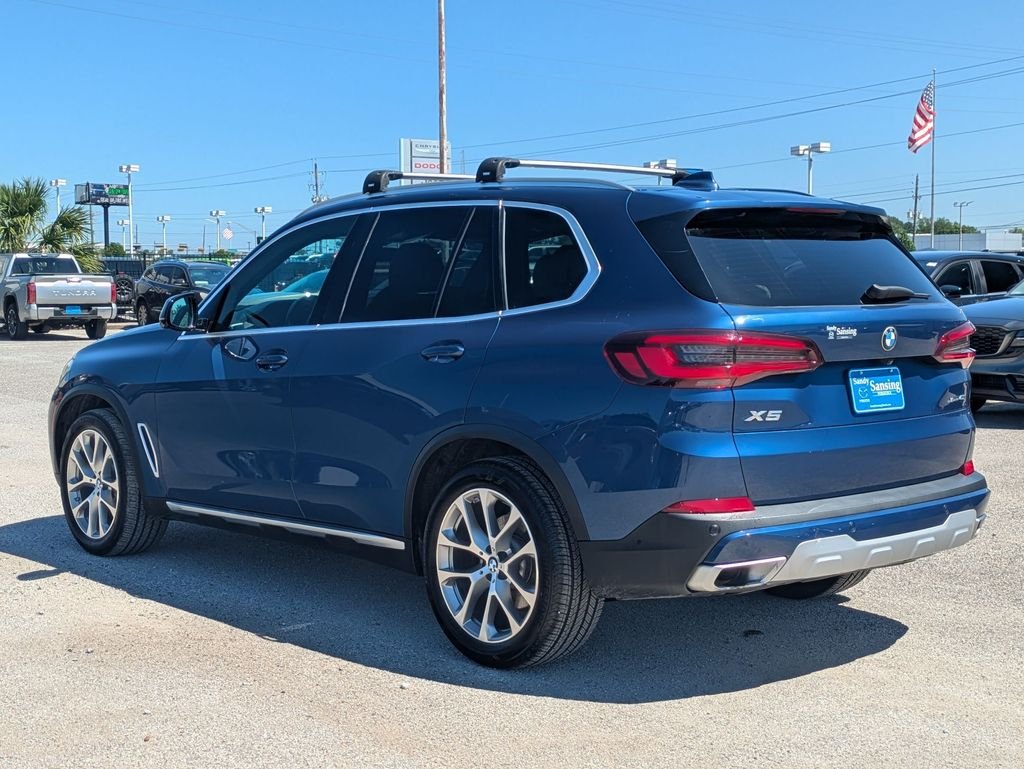 Used 2021 Blue BMW xDrive40i image 3