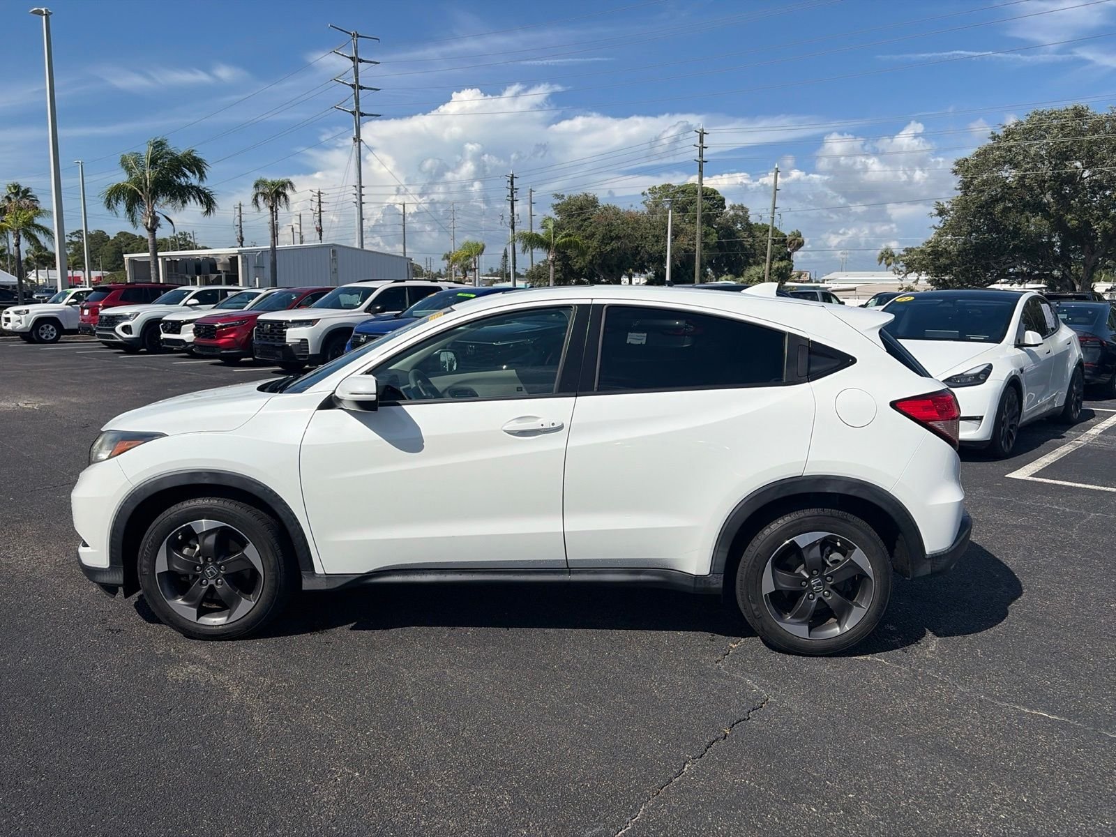 Used 2018 White Honda EX image 4
