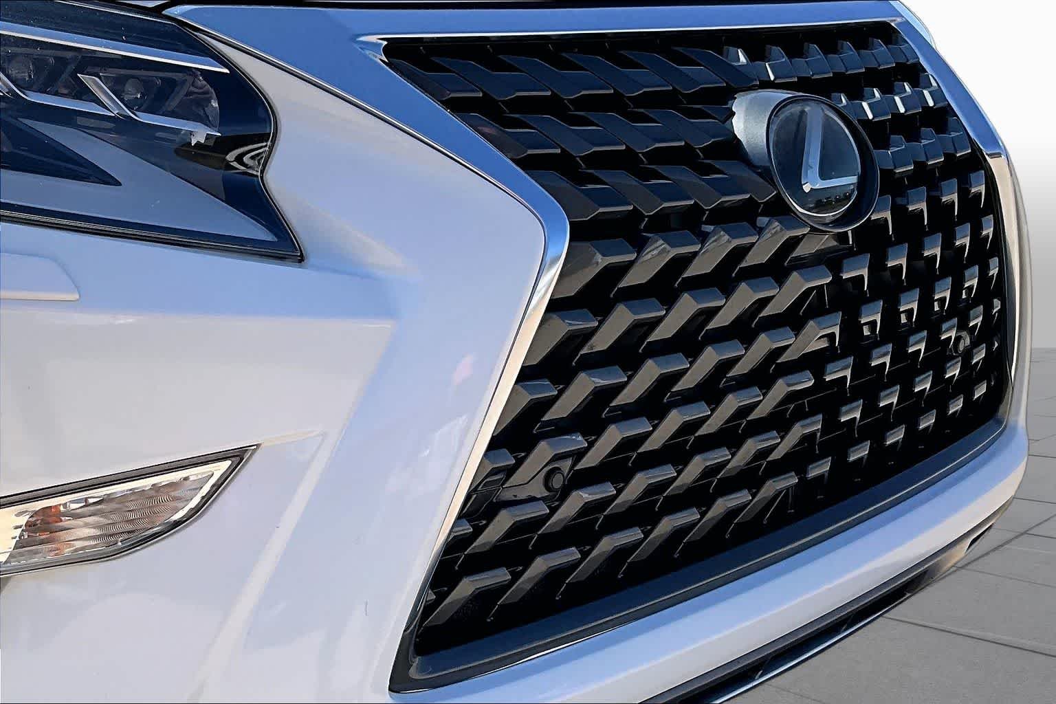Used 2020 Starfire Pearl Lexus Premium image 57