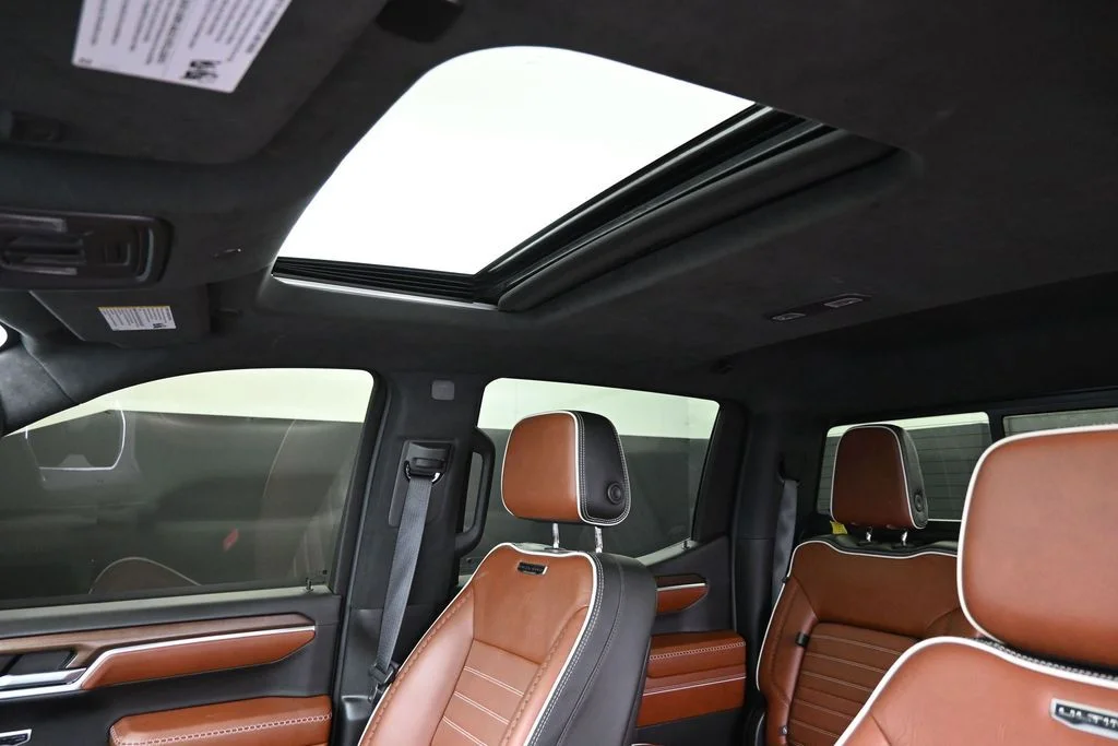 Used 2022 White GMC Denali Ultimate image 24