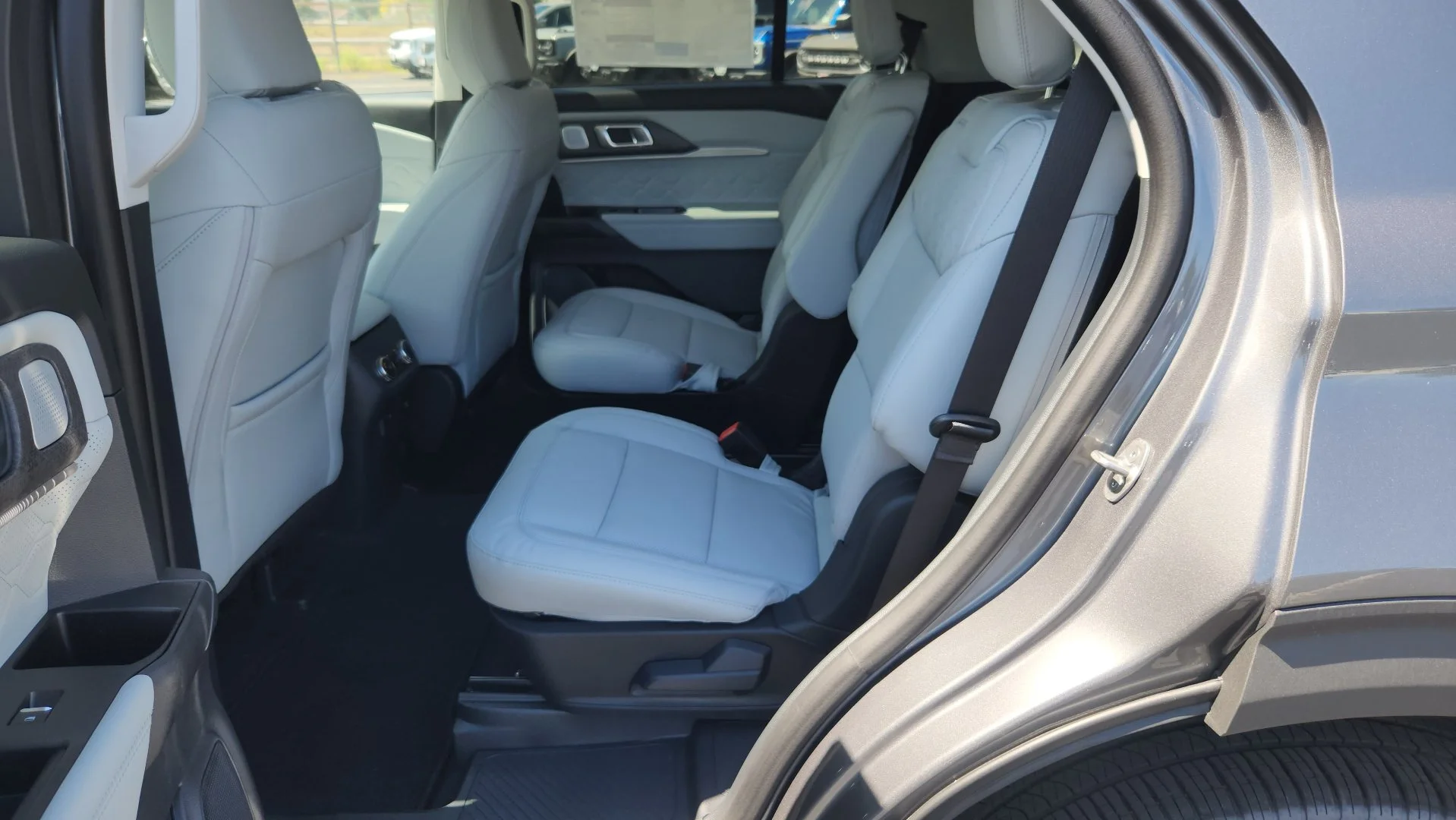 New 2026 Carbonized Gray Metallic Ford Platinum image 15