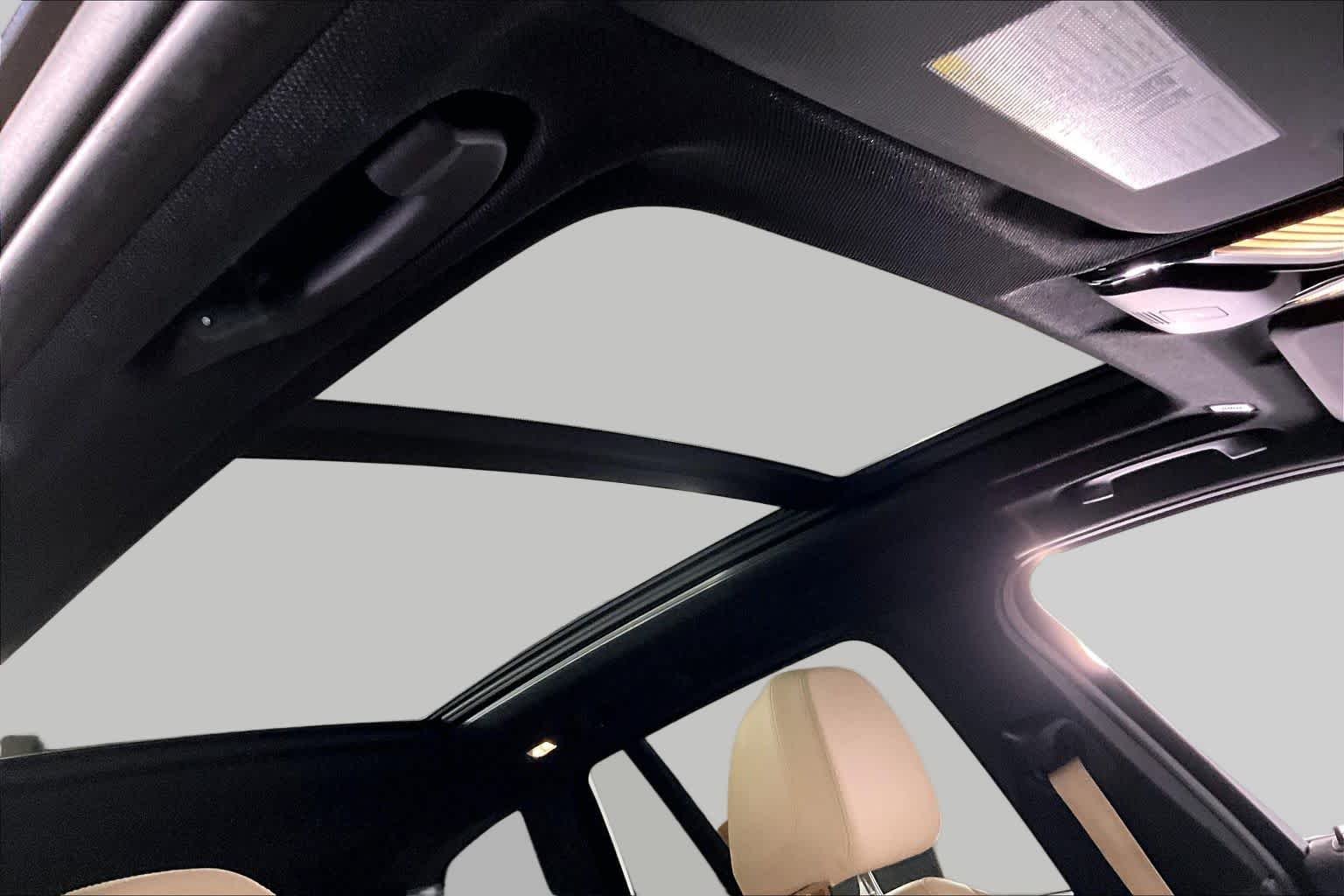 Used 2018 Jet Black BMW xDrive30i image 14
