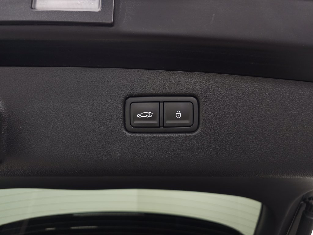 Used 2024 Black Genesis 2.5T Advanced image 6