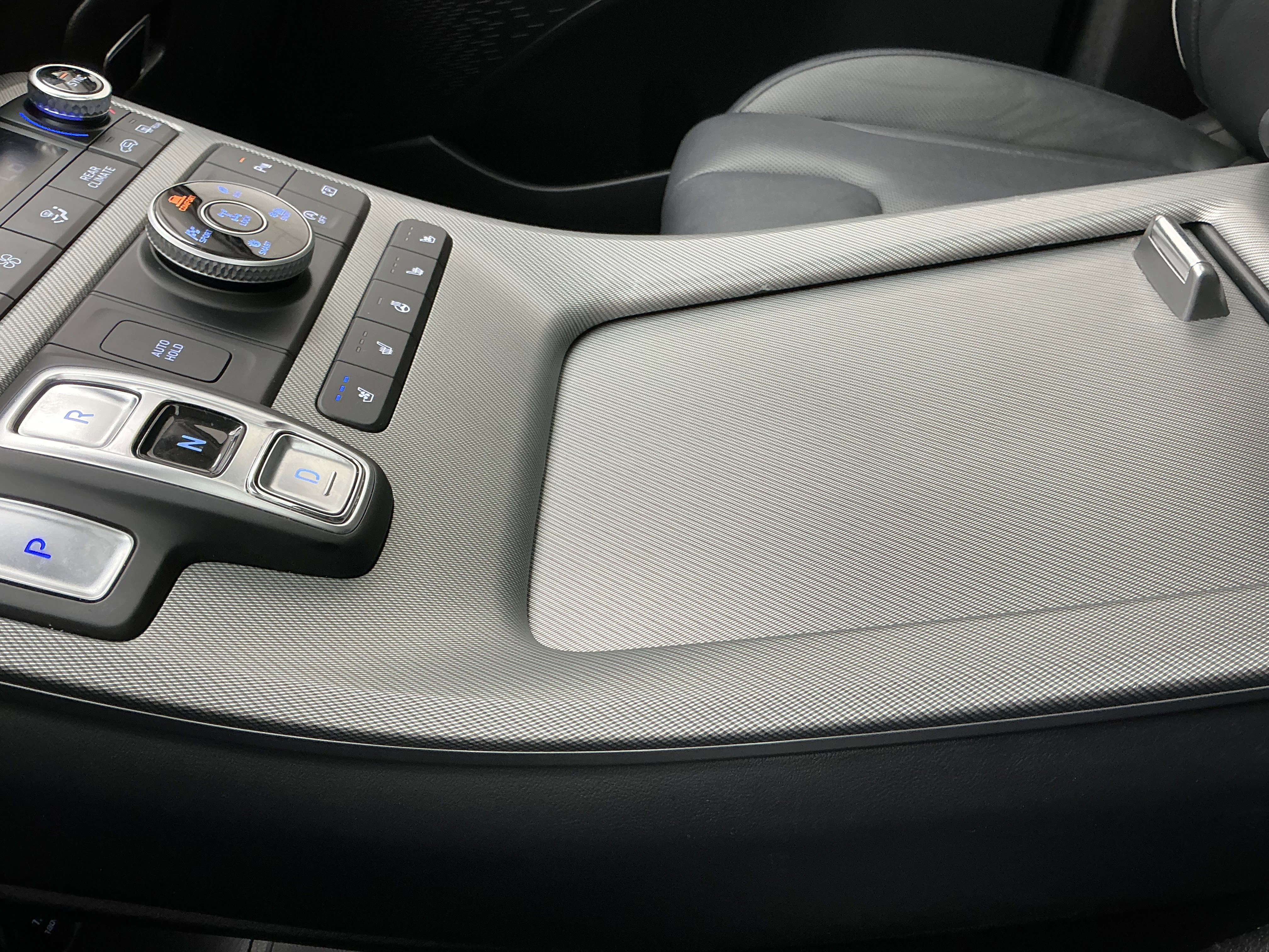 Used 2023 Hyper White Hyundai SEL image 13