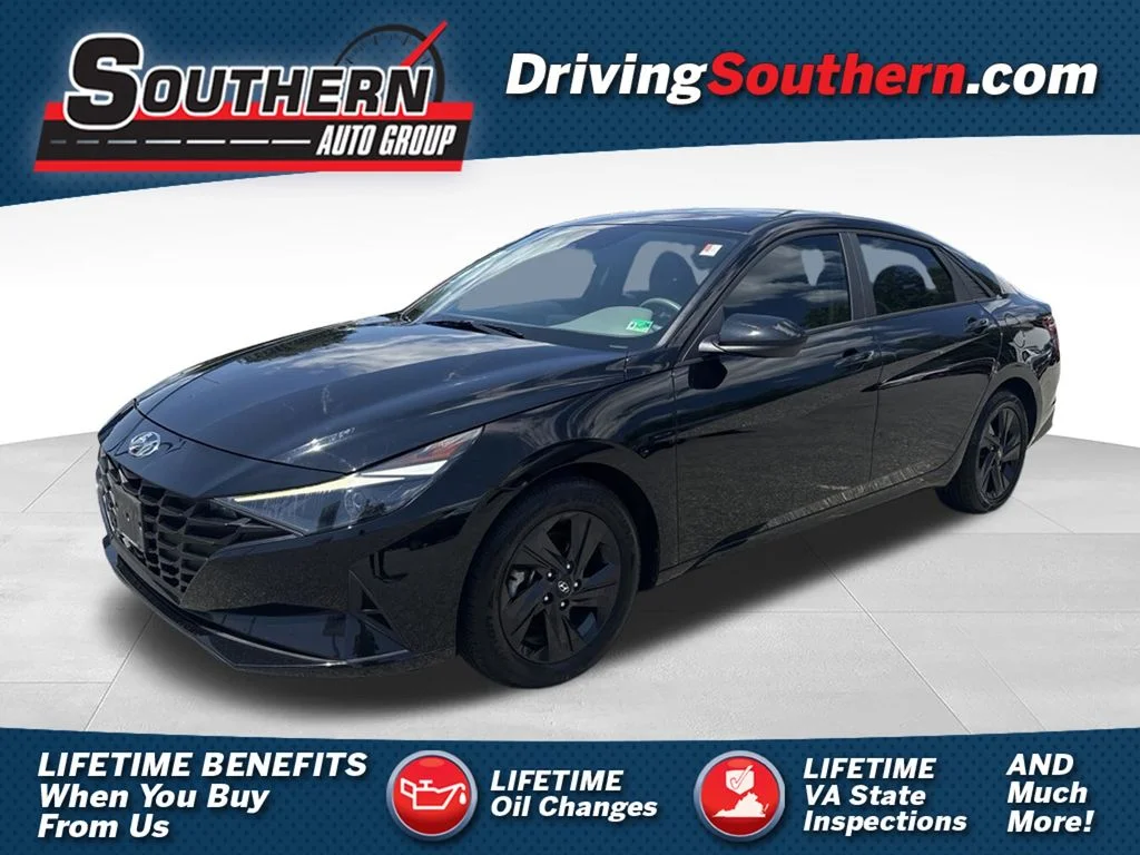 Used 2023 Black Hyundai SEL image 1