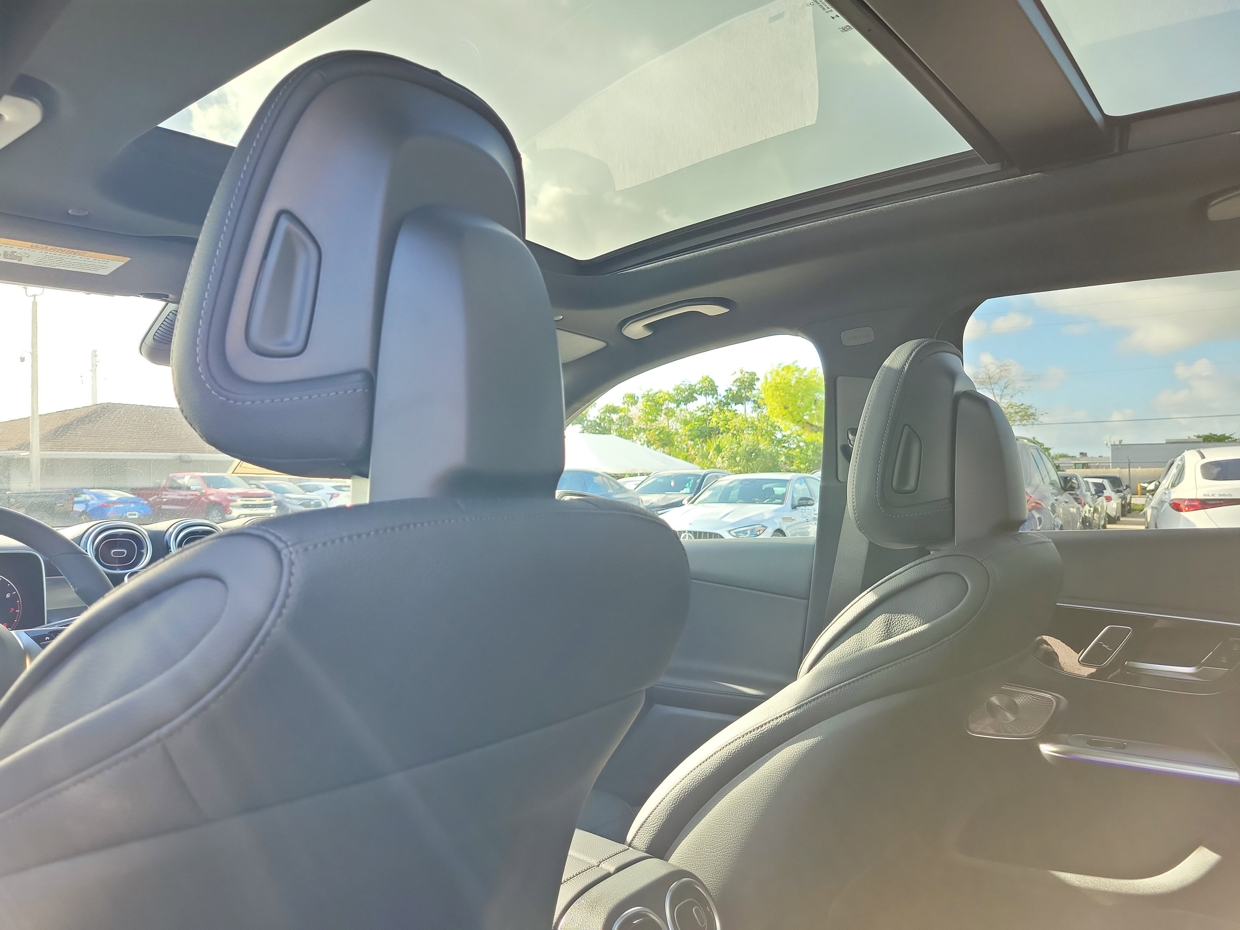 New 2026 Polar White Mercedes-Benz GLC 300 image 12