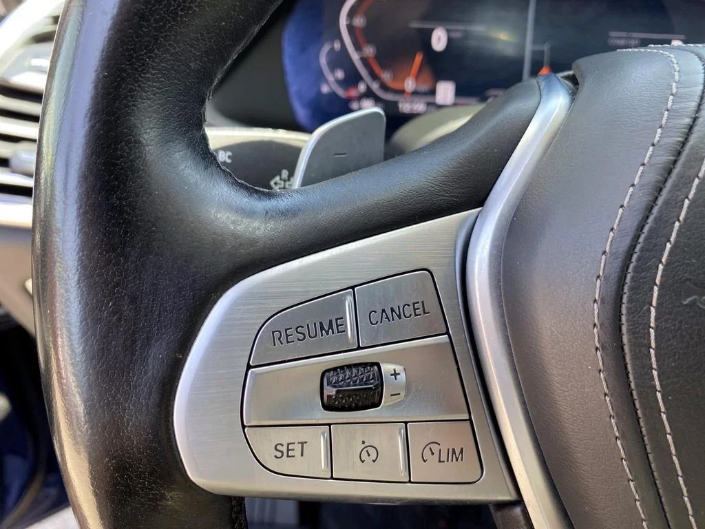 Used 2021 Phytonic Blue Metallic BMW xDrive40i image 18