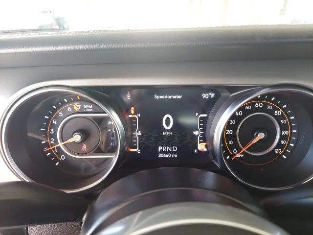 Used 2022 White Jeep Unlimited Sahara image 14