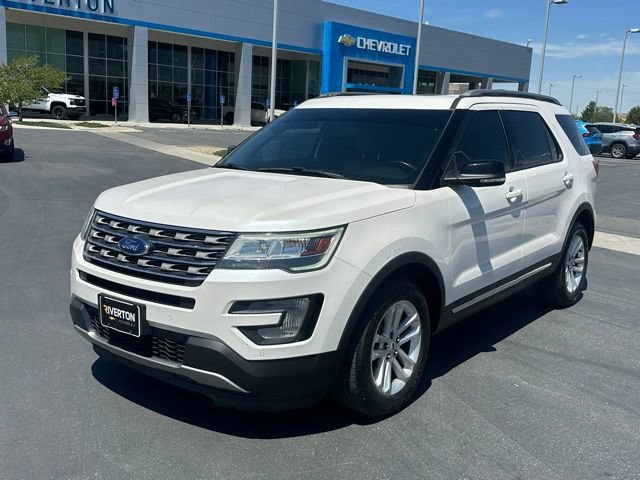 Used 2017 White Ford XLT image 30