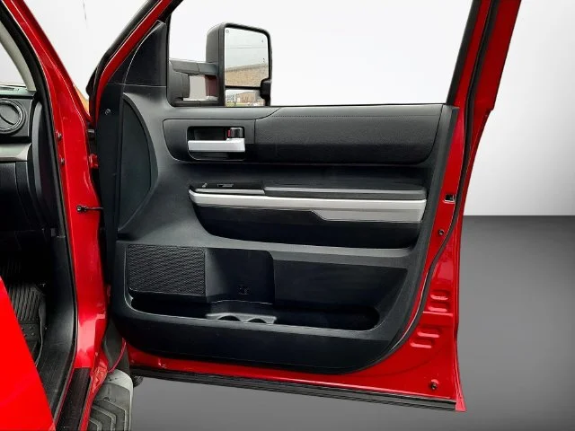 Used 2018 Red Toyota SR5 image 32