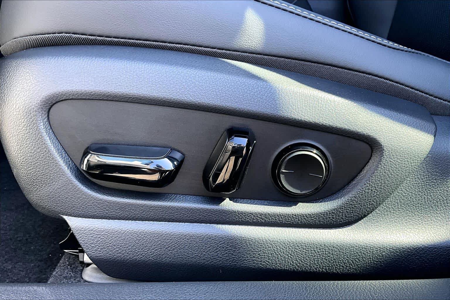 New 2026 Iridium Lexus PREMIUM AWD image 15