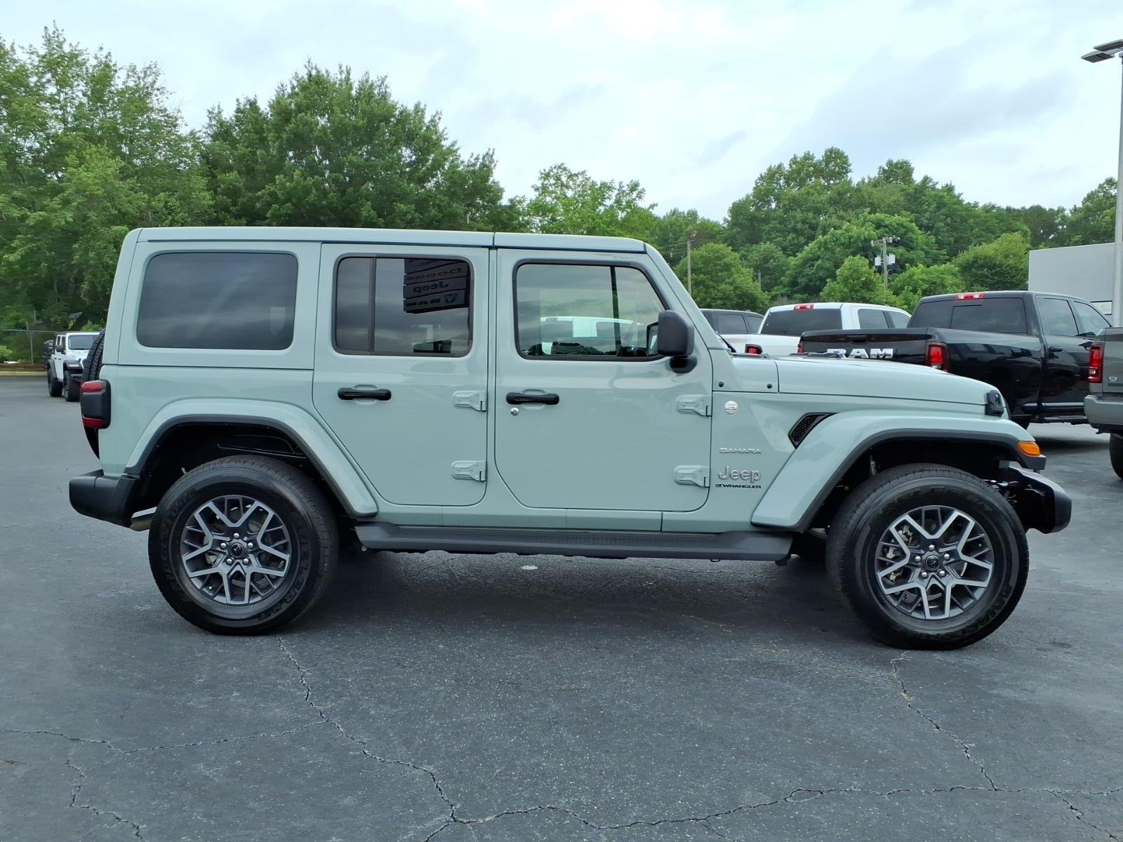 Used 2024 Gray Jeep Sahara image 25