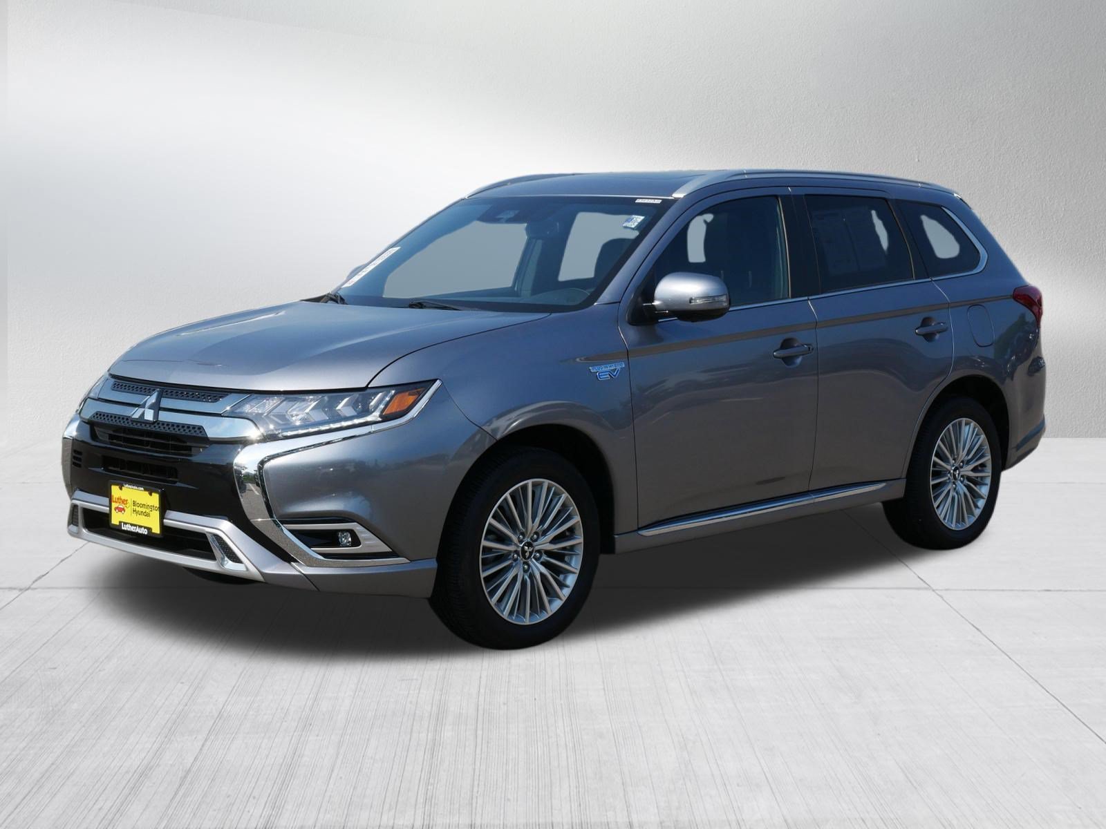 Used 2019 Mercury Gray Metallic Mitsubishi GT image 3