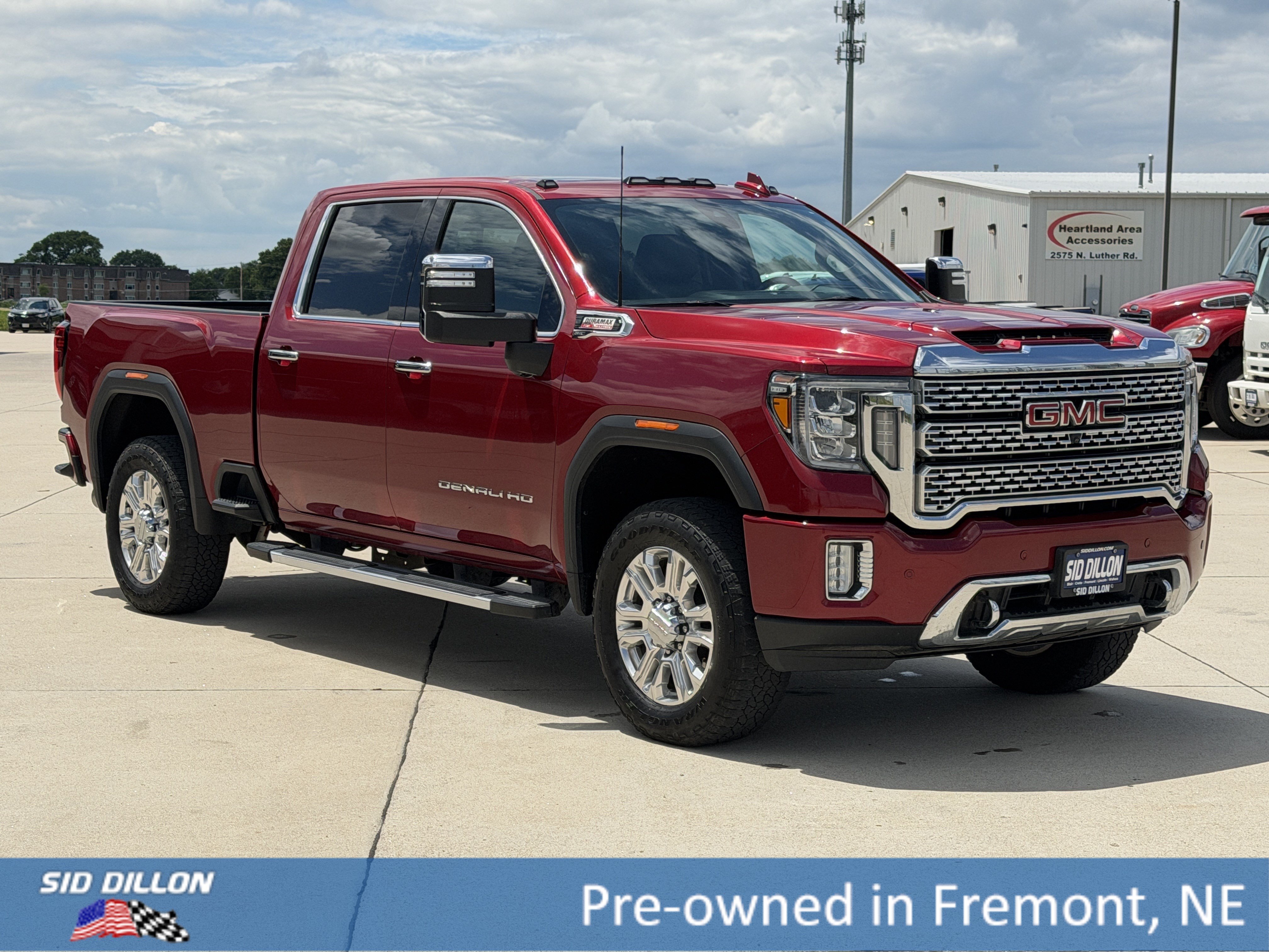 Used 2020 Red Quartz Tintcoat GMC Denali image 2
