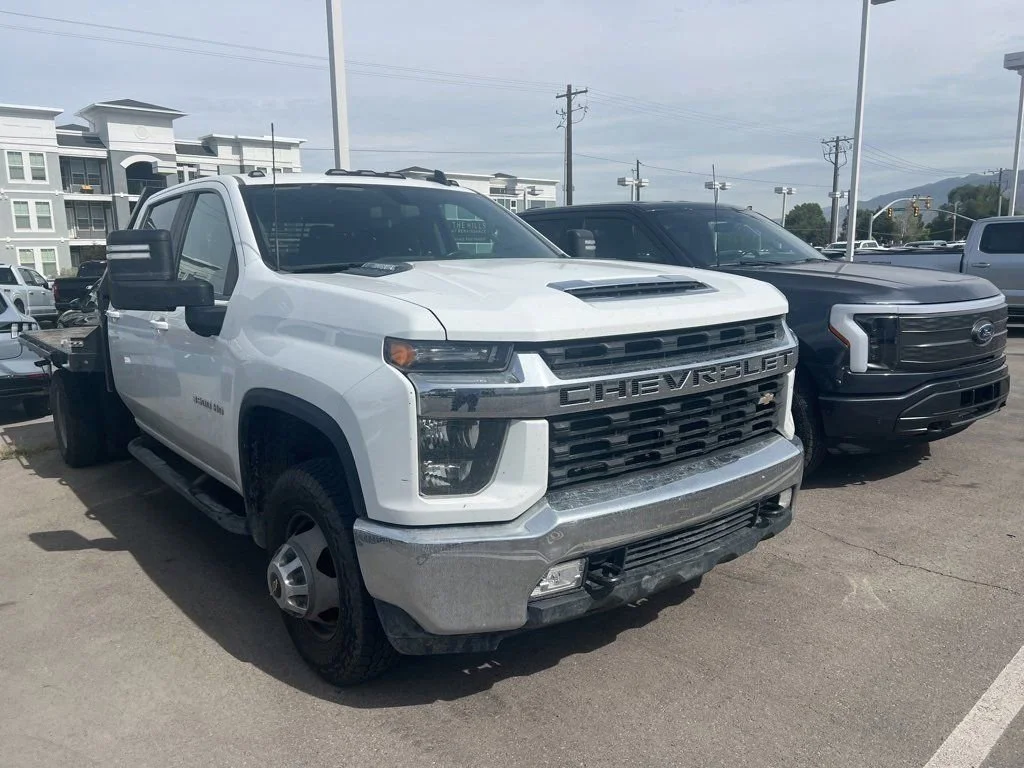 Used 2022 Summit White Chevrolet LT image 29