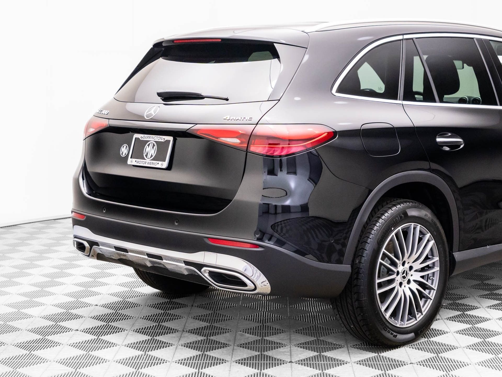 New 2026 Black Mercedes-Benz GLC 300 image 31