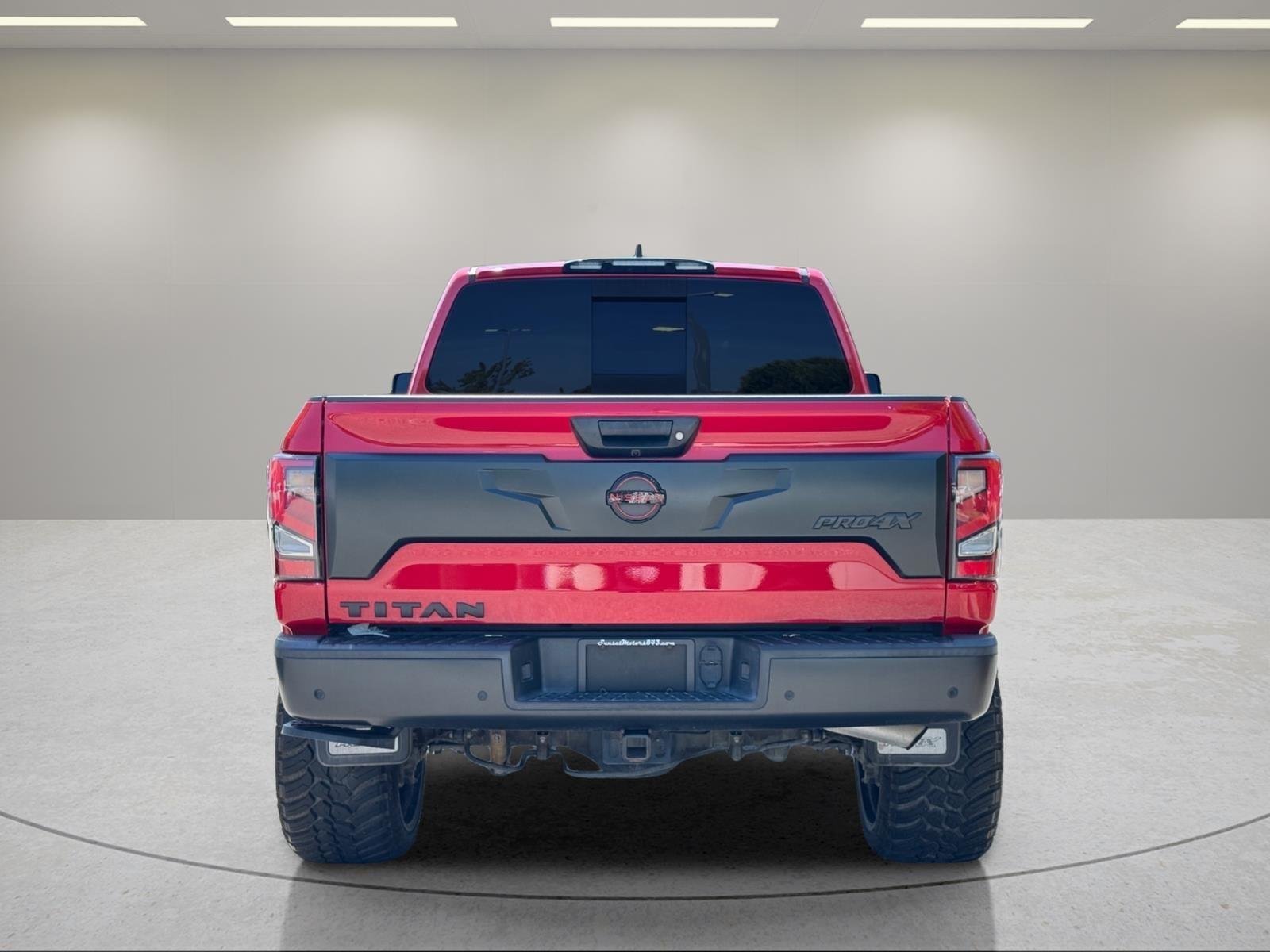 Used 2023  NISSAN  image 4
