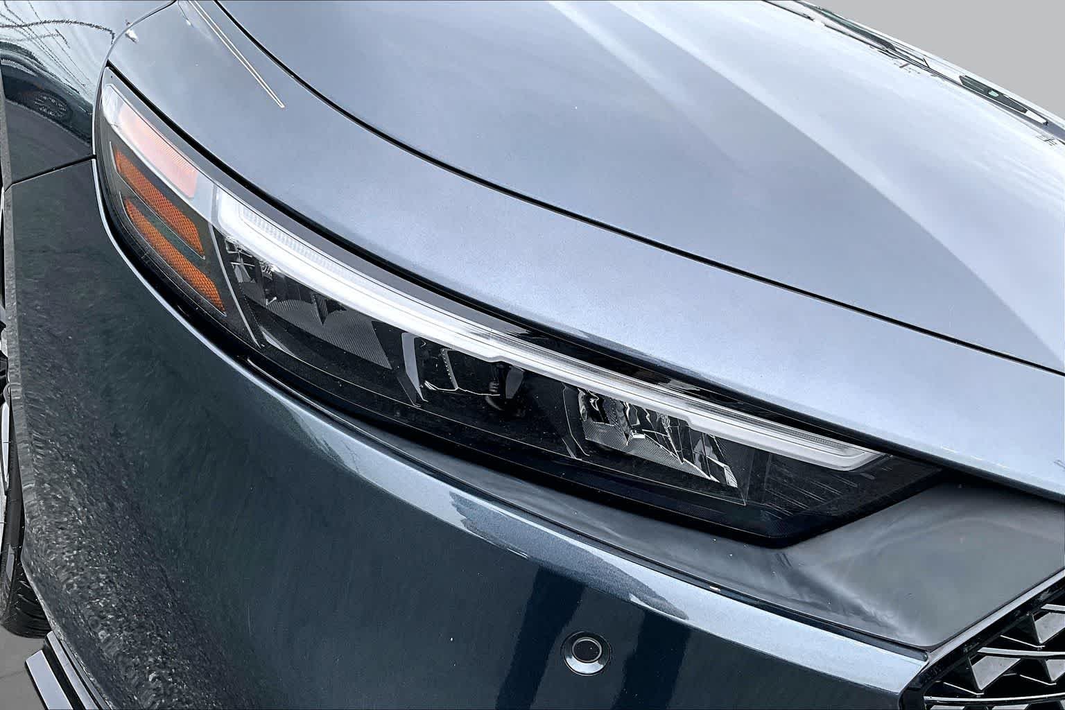 Used 2023 Meteorite Gray Metallic Honda Touring image 28