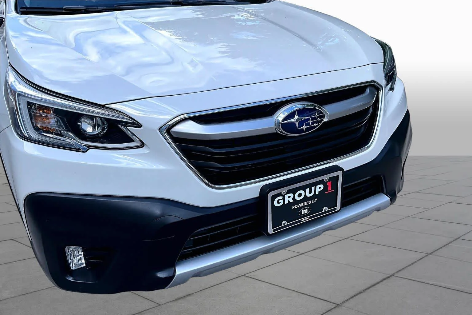 Used 2022 Crystal White Pearl Subaru Limited image 30