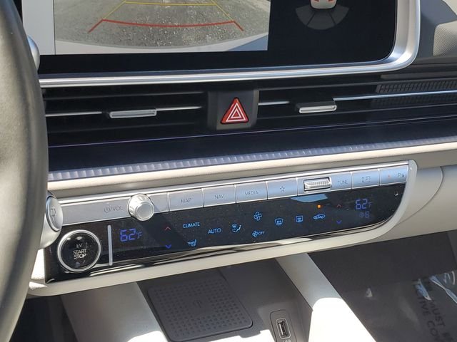 Used 2023 Gold Hyundai SEL image 19