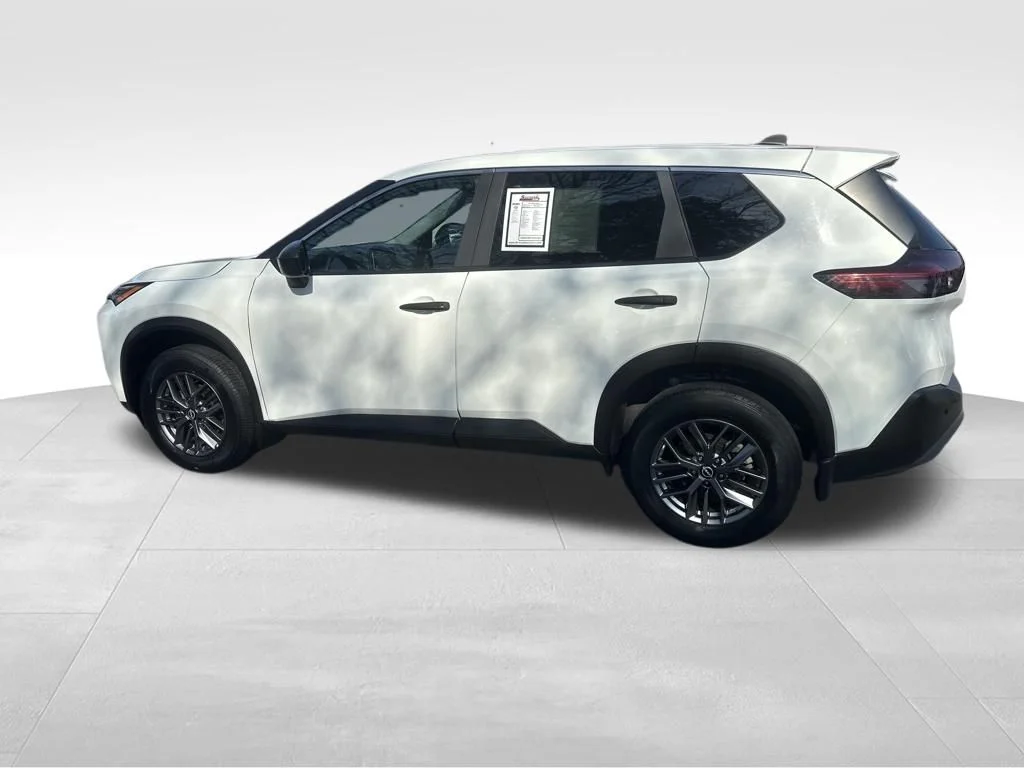 Used 2023 White Nissan S image 8