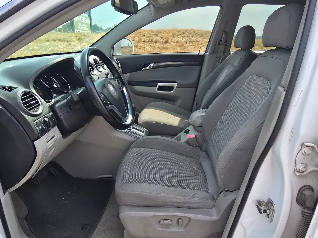 Used 2008 Polar White Saturn XR image 13