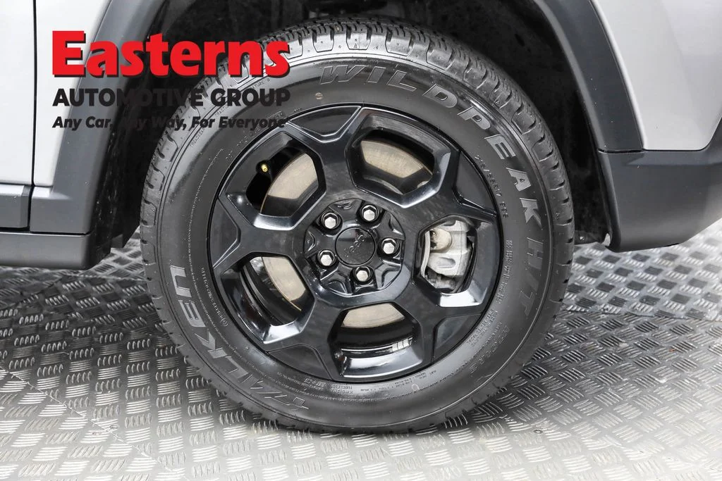 Used 2024 Gray Jeep Trailhawk image 30