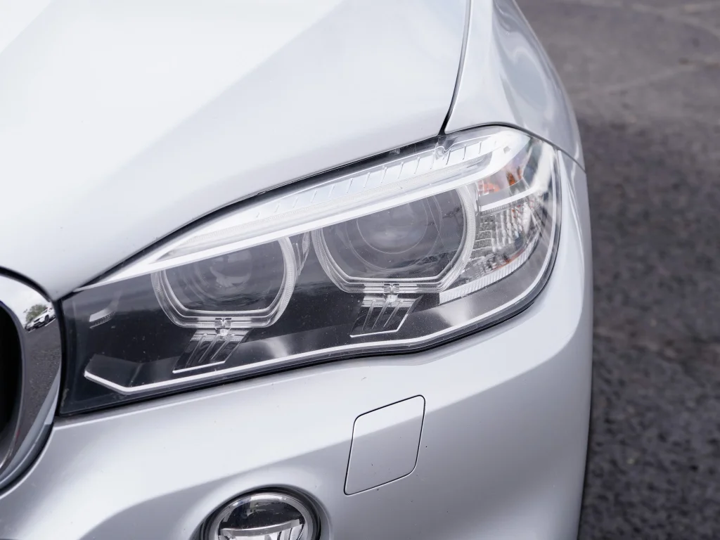 Used 2017 Glacier Silver Metallic BMW xDrive40e iPerformance image 4