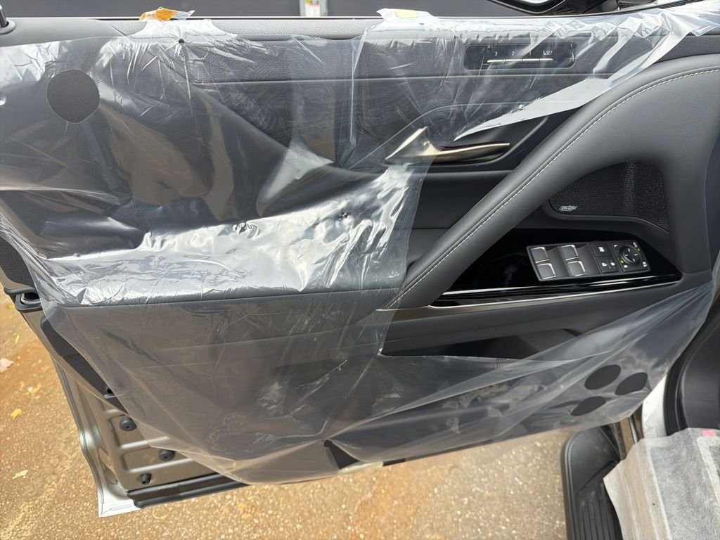 2025 Lexus LX 700h Luxury - Photo 9