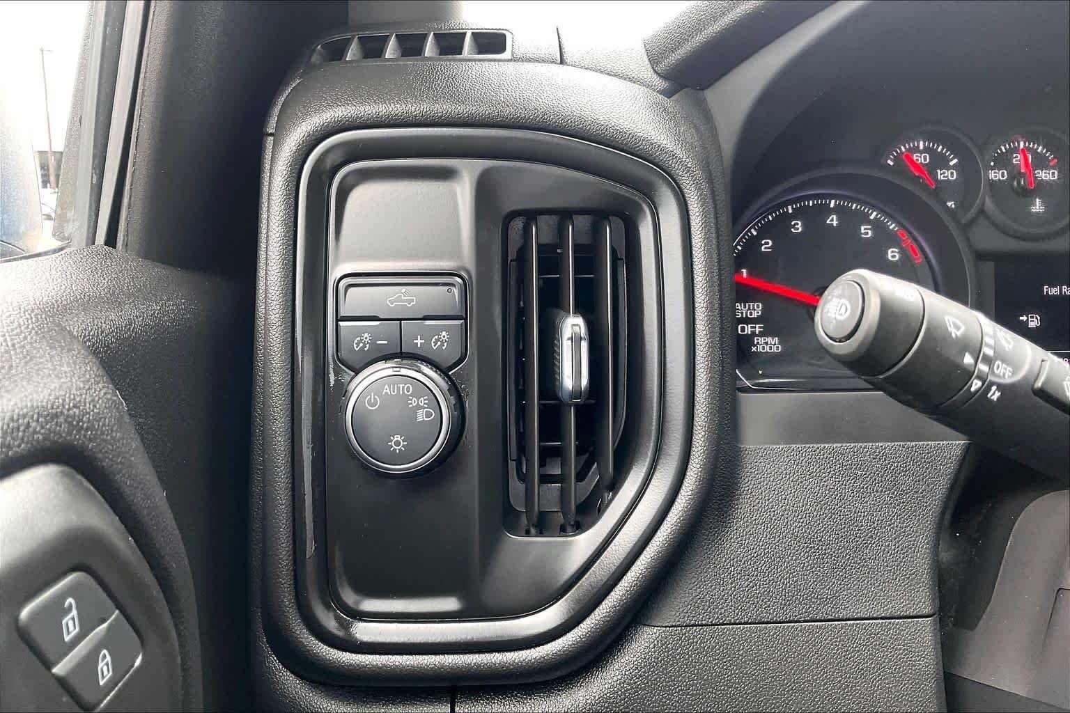 2022 Chevrolet Silverado 1500 Custom - Photo 32