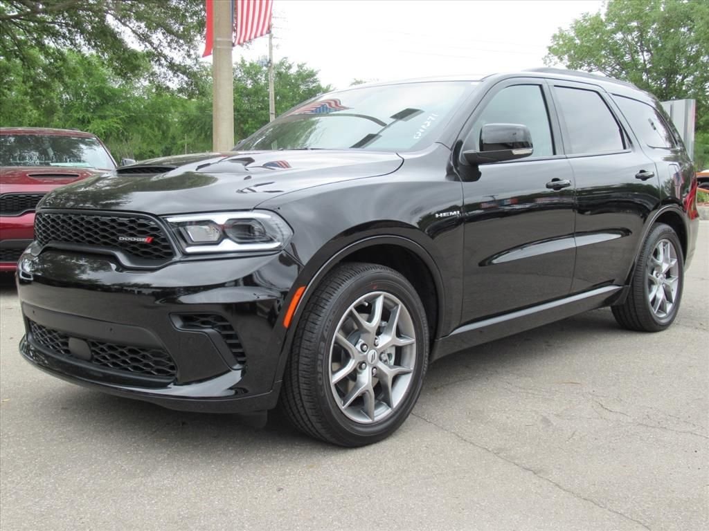 New 2026 Diamond Black Clear-Coat Exterior Paint Dodge GT Plus HEMI V8 image 3